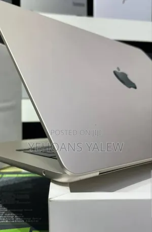 New Laptop Apple MacBook Air 2025 M4 15-inch 16GB Apple M4 SSD 256GB