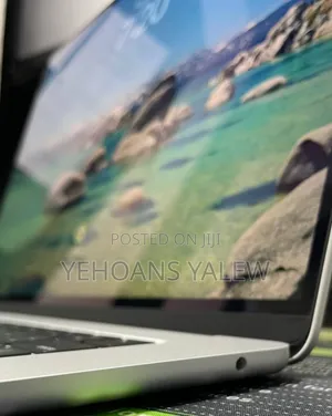 New Laptop Apple MacBook Air 2025 M4 15-inch 24GB Apple M4 SSD 512GB
