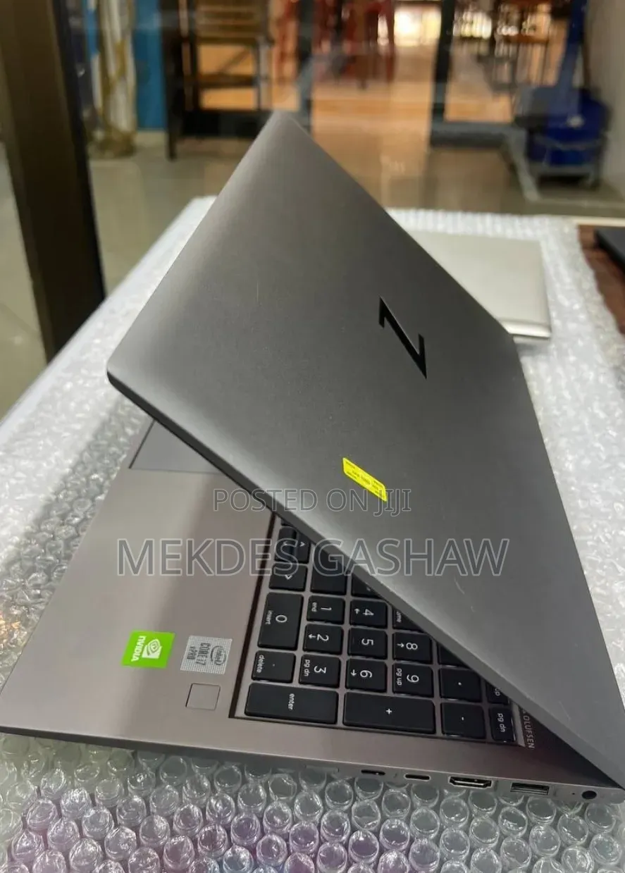 New Laptop HP ZBook Studio G8 16GB Intel Core i7 SSD 512GB