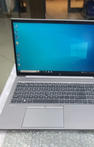 New Laptop HP ZBook Studio G8 16GB Intel Core i7 SSD 512GB