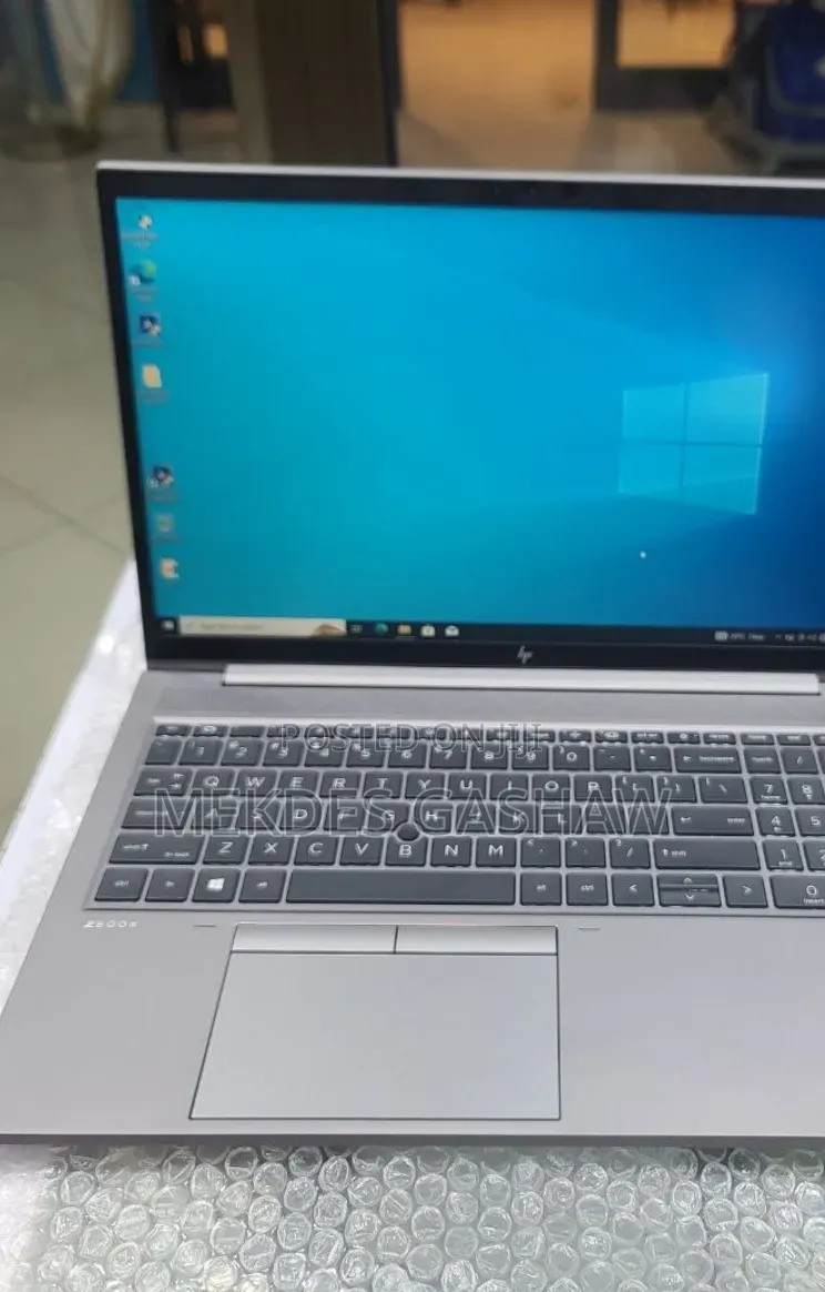 New Laptop HP ZBook Studio G8 16GB Intel Core i7 SSD 512GB