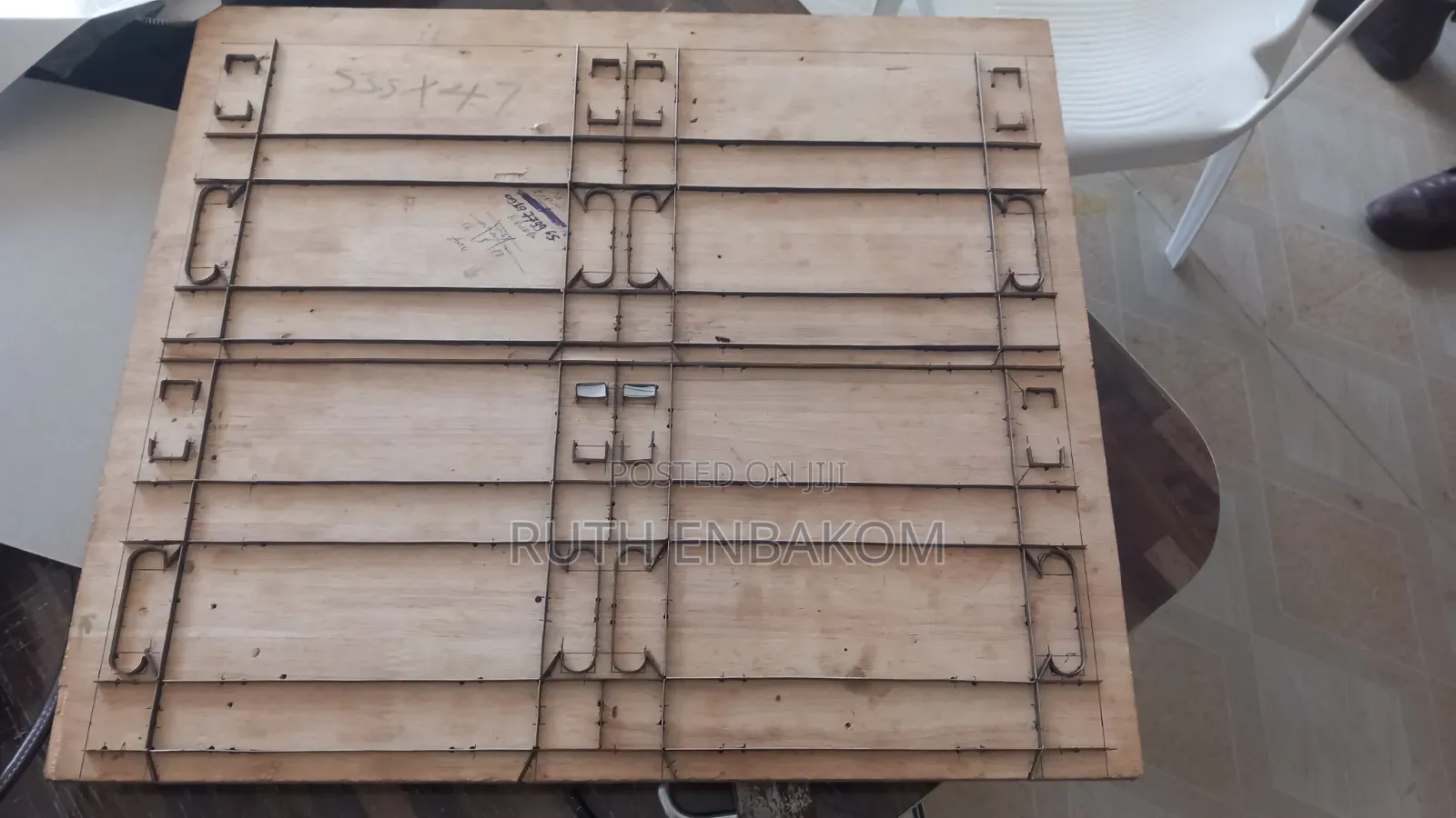 Packaging Machine With Cutters And Silk Screen