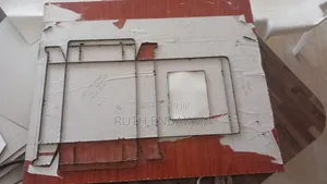 Packaging Machine With Cutters And Silk Screen