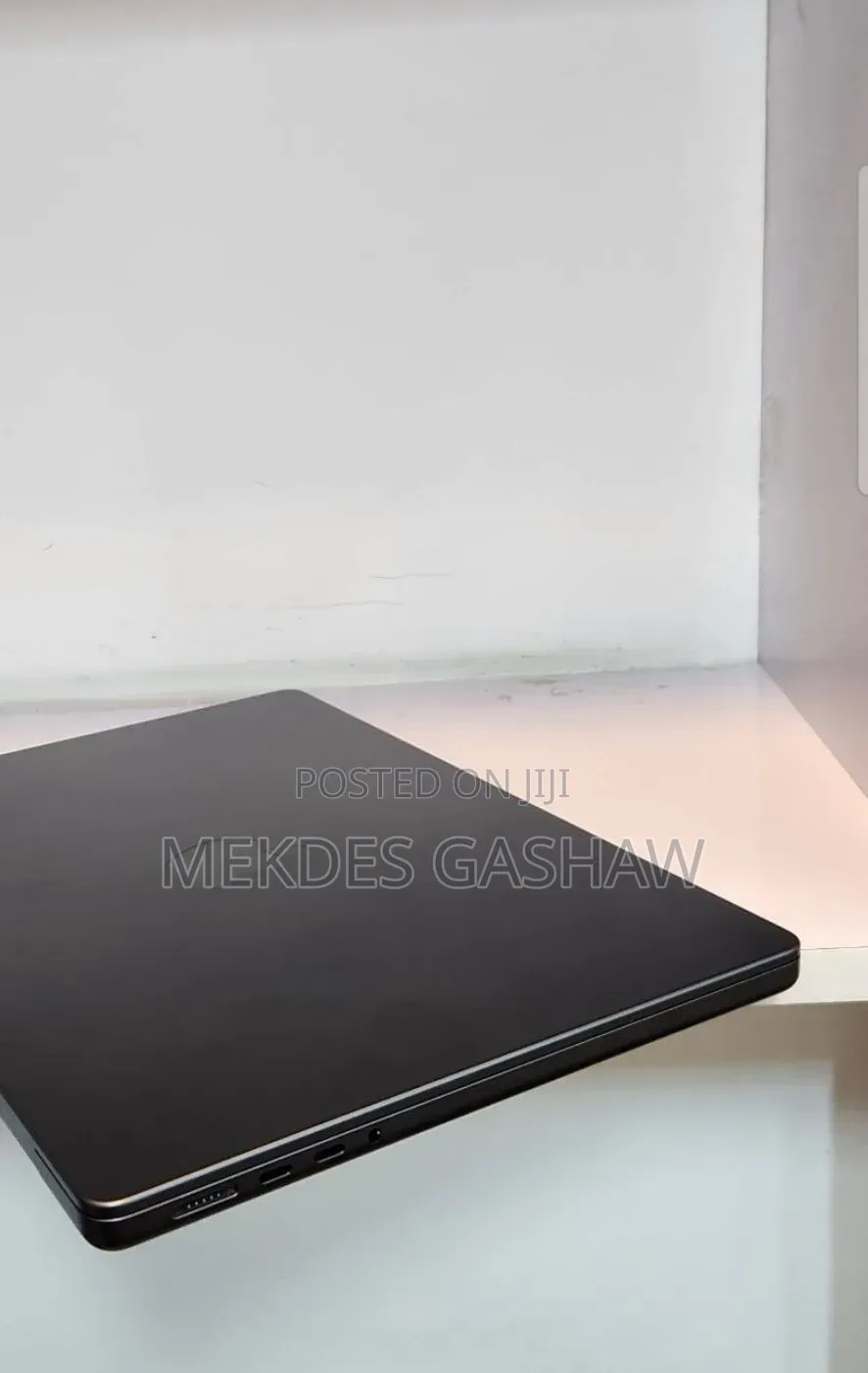 New Laptop Apple MacBook Air 2026 M5 13-inch 16GB Intel Core i7 SSD 1T