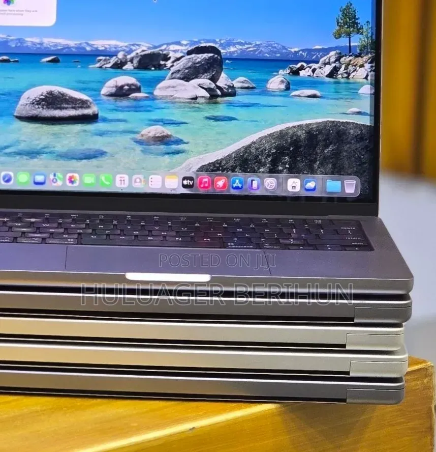 New Laptop Apple MacBook Pro M1 16GB Apple M1 Pro SSD 512GB