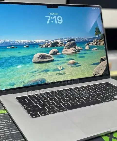 New Laptop Apple MacBook Air 2025 M4 15-inch 24GB Apple M4 SSD 512GB