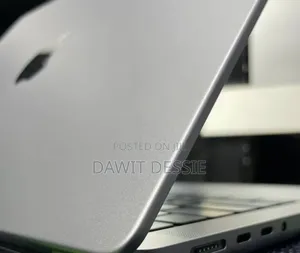 New Laptop Apple MacBook Pro 2023 M3 14-inch 8GB Apple M3 SSD 512GB