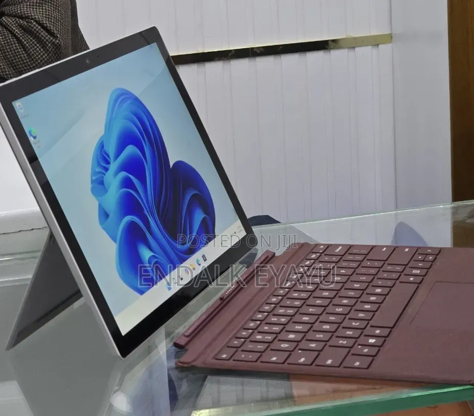 New Laptop Microsoft Surface Pro 6 8GB Intel Core i5 SSD 128GB