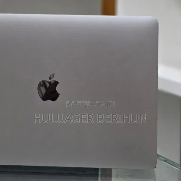 New Laptop Apple MacBook Air 2020 M1 8GB Apple M1 SSD 256GB