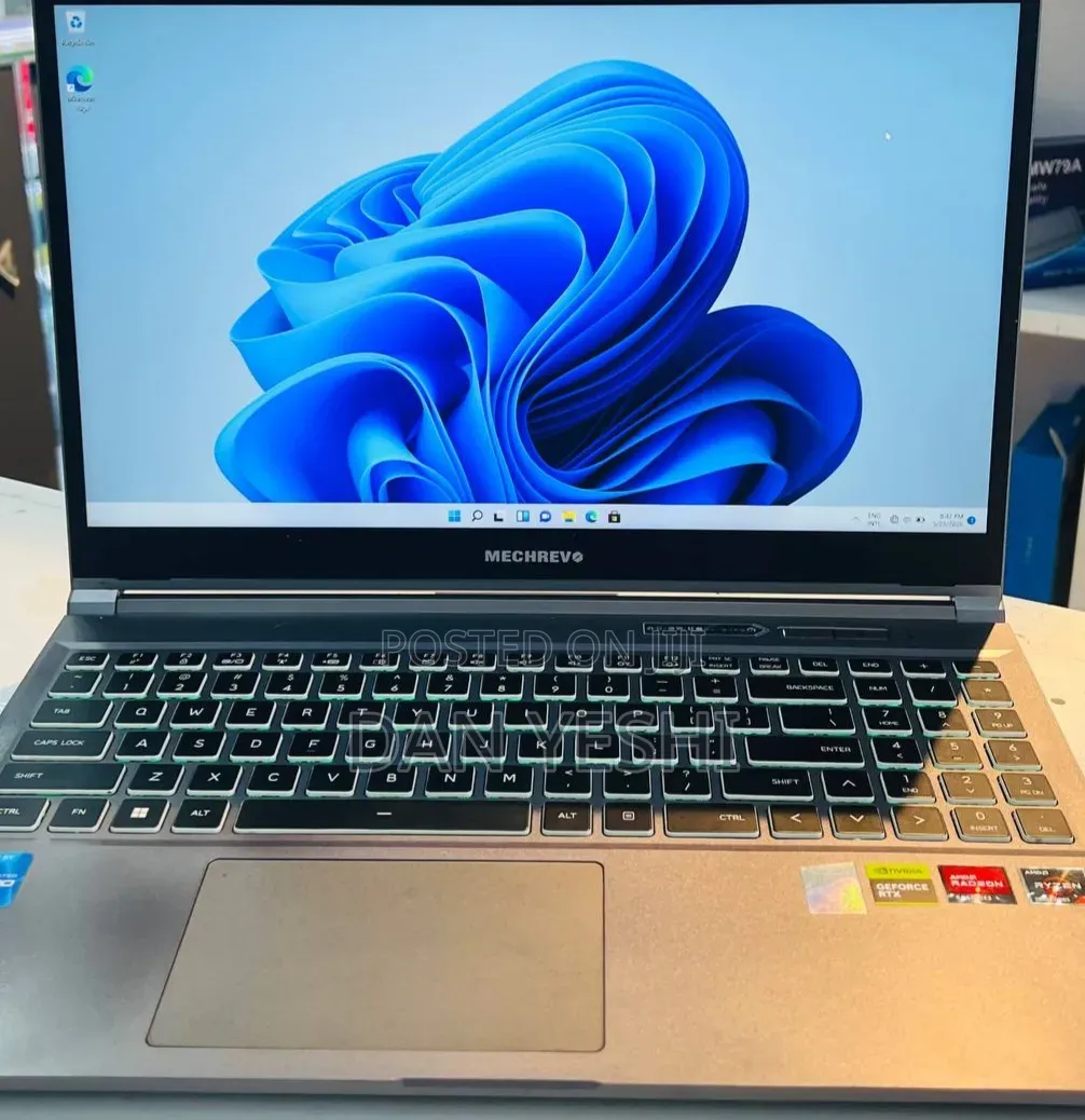 New Laptop 16GB AMD Ryzen 7 SSD 512GB