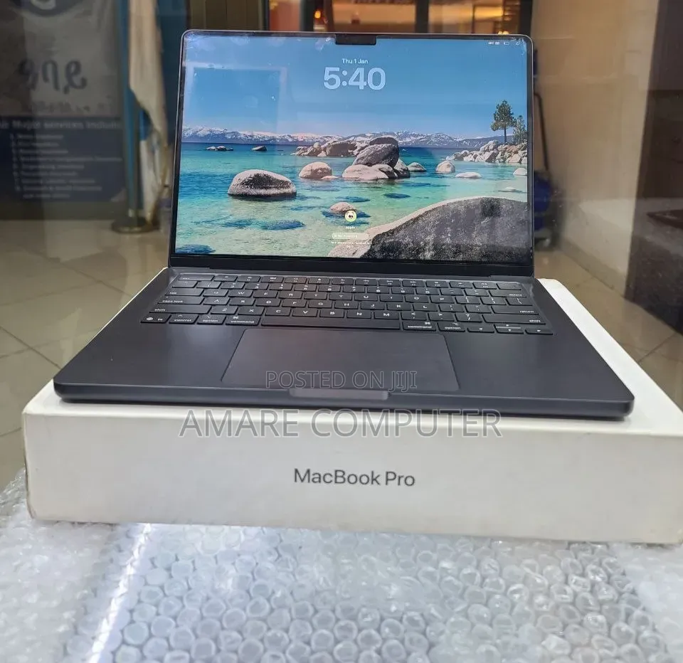 New Apple MacBook Pro 2025 M5 14-inch 16GB Apple M5 Pro SSD 512GB