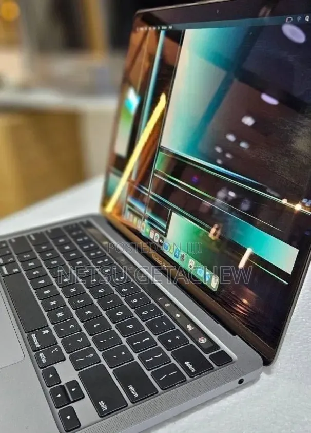 New Laptop Apple MacBook Pro 2022 M2 8GB Apple M2 SSD 256GB