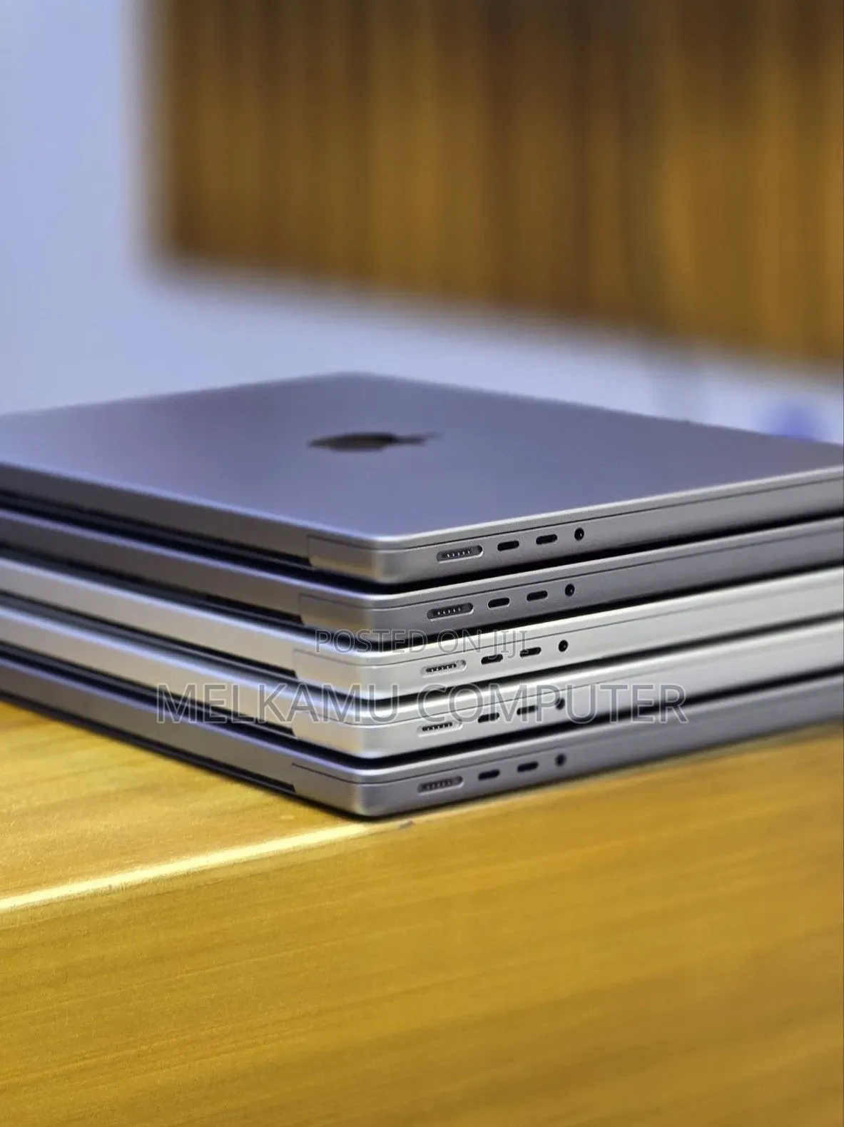 New Laptop Apple MacBook Pro M1 16GB Apple M1 Pro SSD 512GB