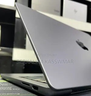New Laptop Apple MacBook Pro 8GB Apple M3 SSD 512GB