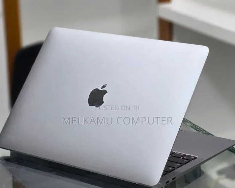 New Laptop Apple MacBook Air 2020 M1 8GB Apple M1 SSD 256GB