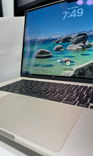 New Laptop Apple MacBook Air 2025 M4 15-inch 16GB Apple M4 SSD 256GB