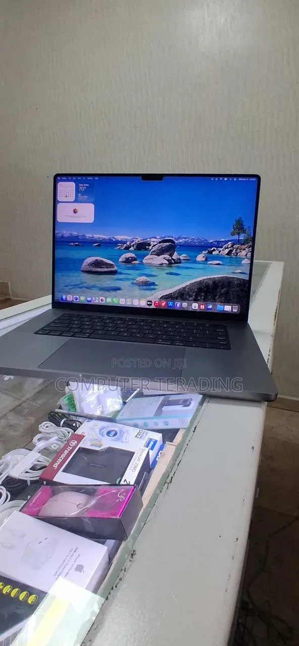New Laptop Apple MacBook Pro M1 32GB Apple M1 Max SSD 1T