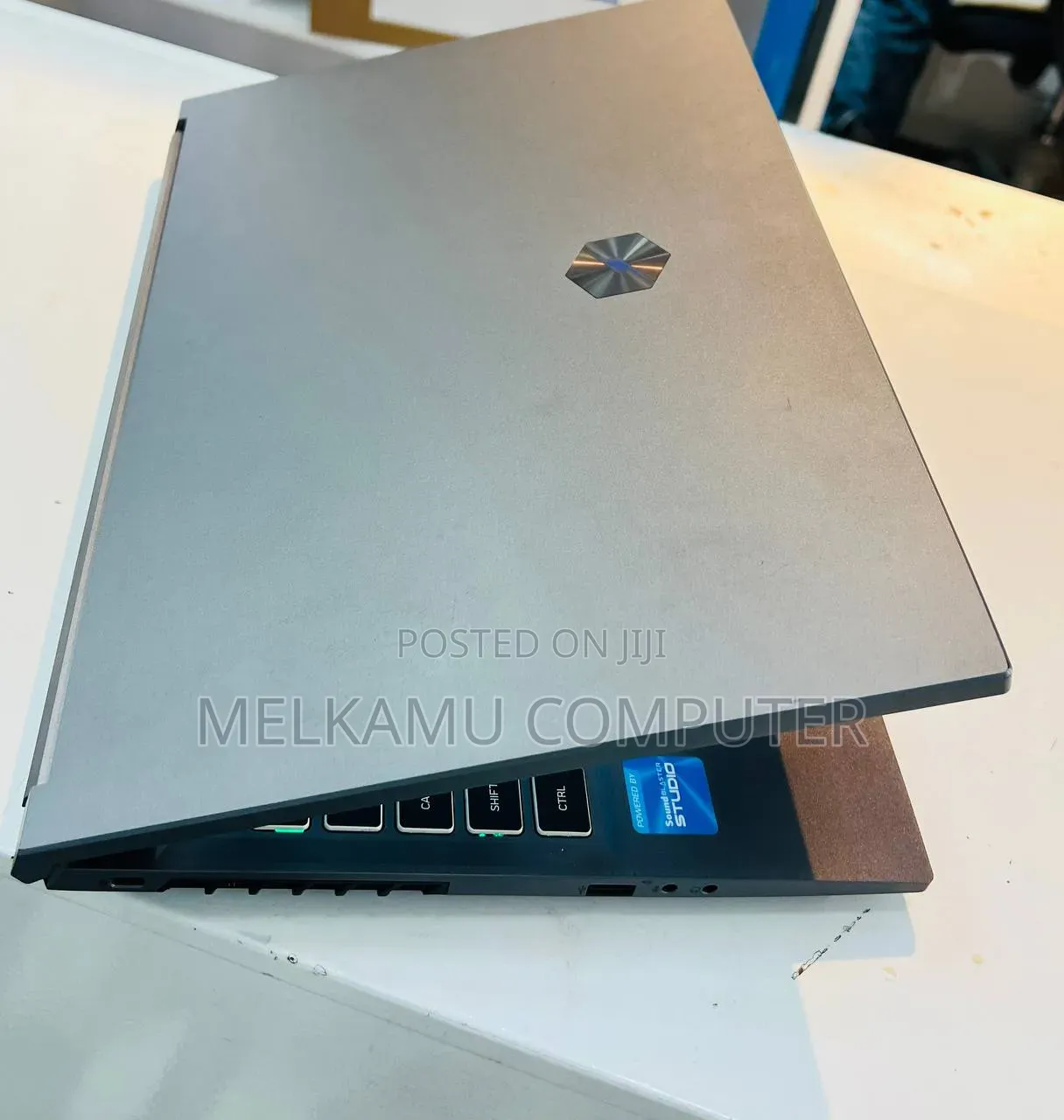 New Laptop Medion Akoya E7419 16GB AMD Ryzen 7 SSD 512GB