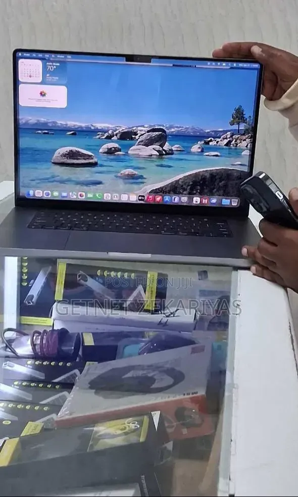 New Laptop Apple MacBook Pro M1 32GB Apple M1 Max SSD 1T