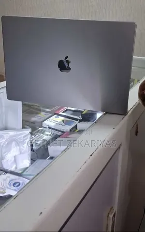 New Laptop Apple MacBook Pro M1 32GB Apple M1 Max SSD 1T