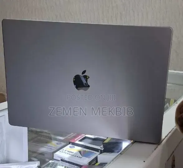 New Laptop Apple MacBook Pro M1 32GB Apple M1 Pro SSD 1T