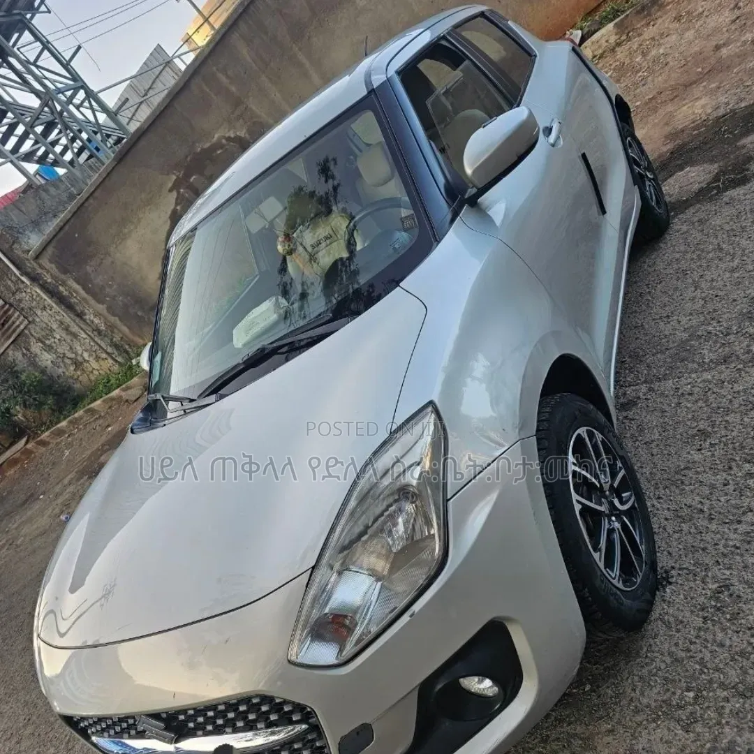 Suzuki Swift 2022 Silver