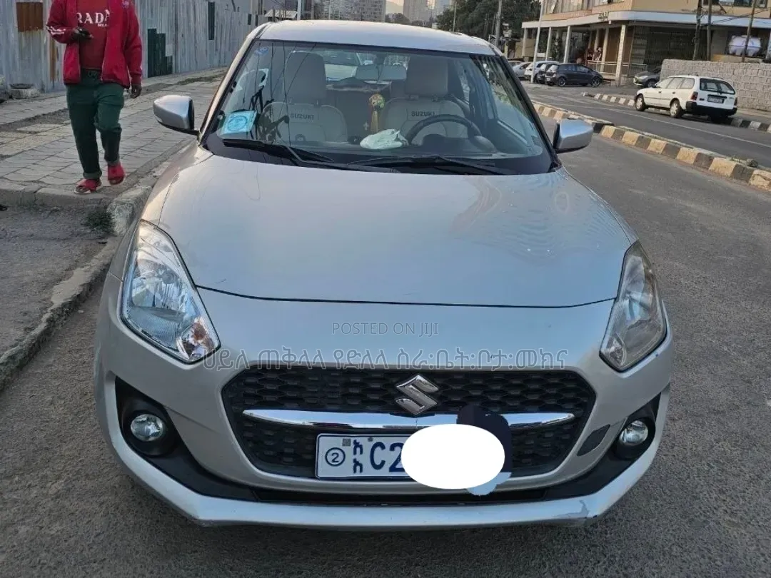 Suzuki Swift 2022 Silver