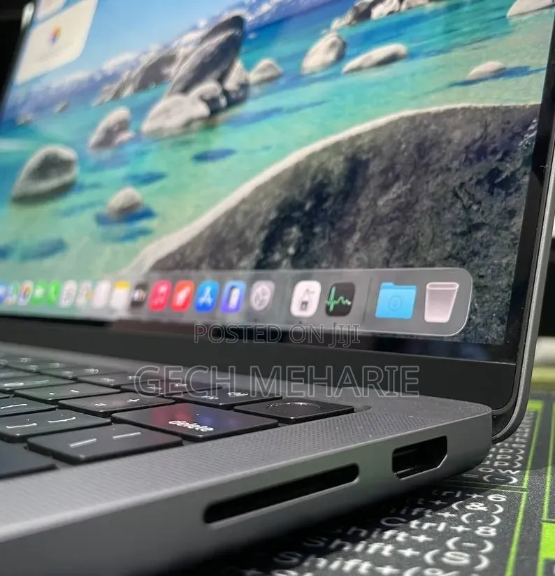 New Laptop Apple MacBook Pro 2023 M3 14-inch 8GB Apple M3 Pro SSD 512GB