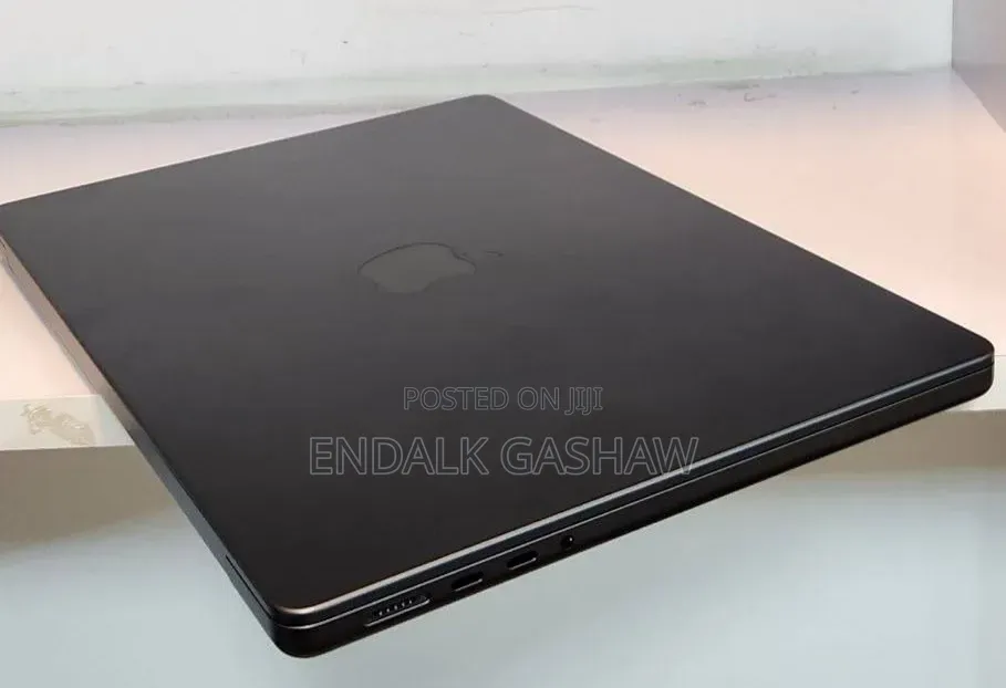 New Laptop Apple MacBook Pro 2025 M5 14-inch 16GB Apple M5 SSD 1T