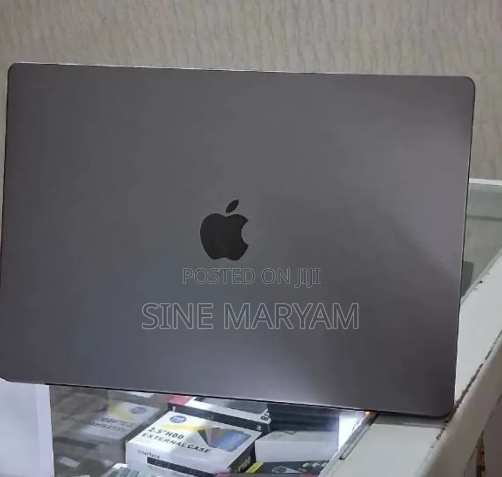 New Laptop Apple MacBook Pro M1 32GB Apple M1 Max SSD 1T