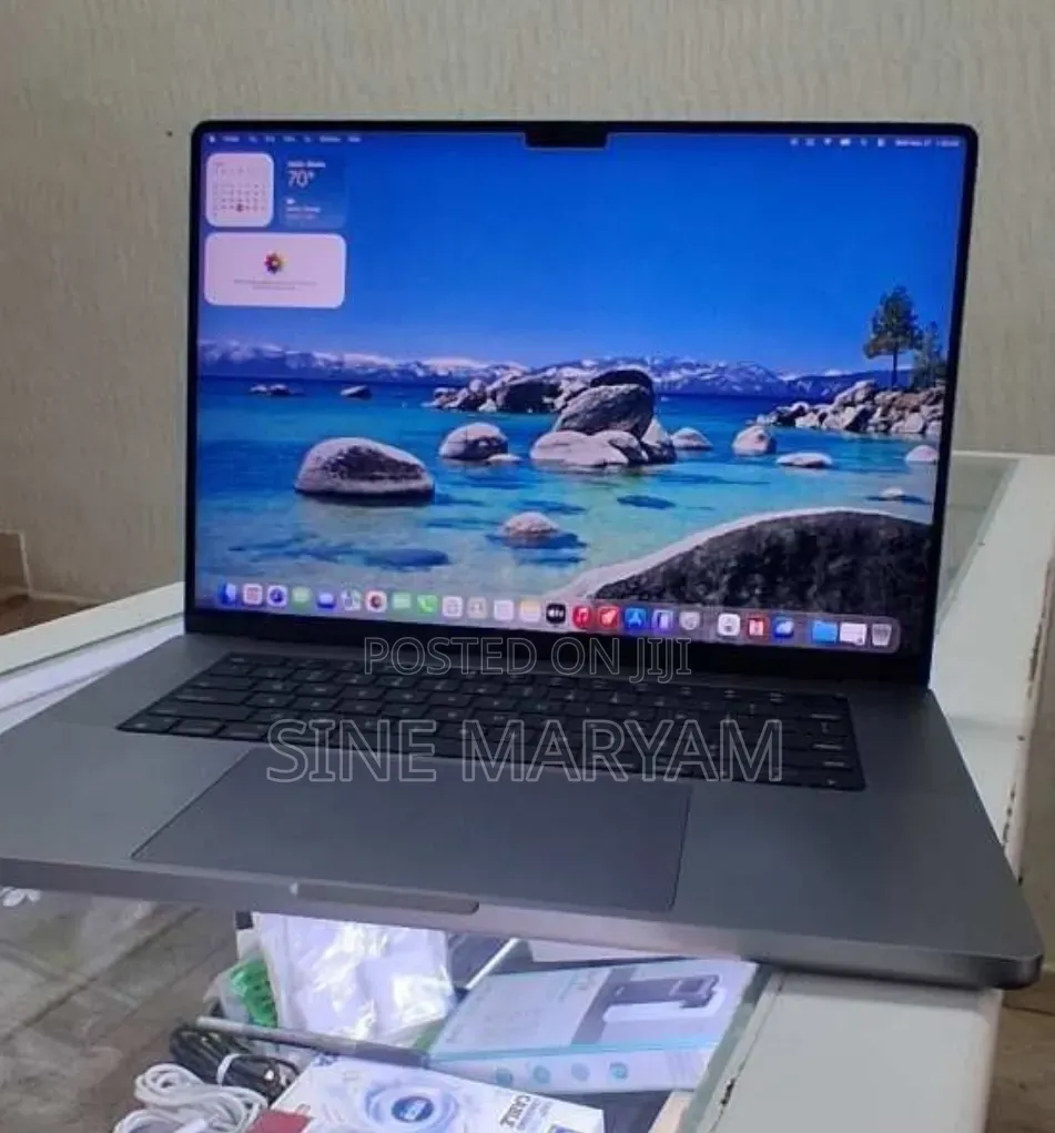 New Laptop Apple MacBook Pro M1 32GB Apple M1 Max SSD 1T