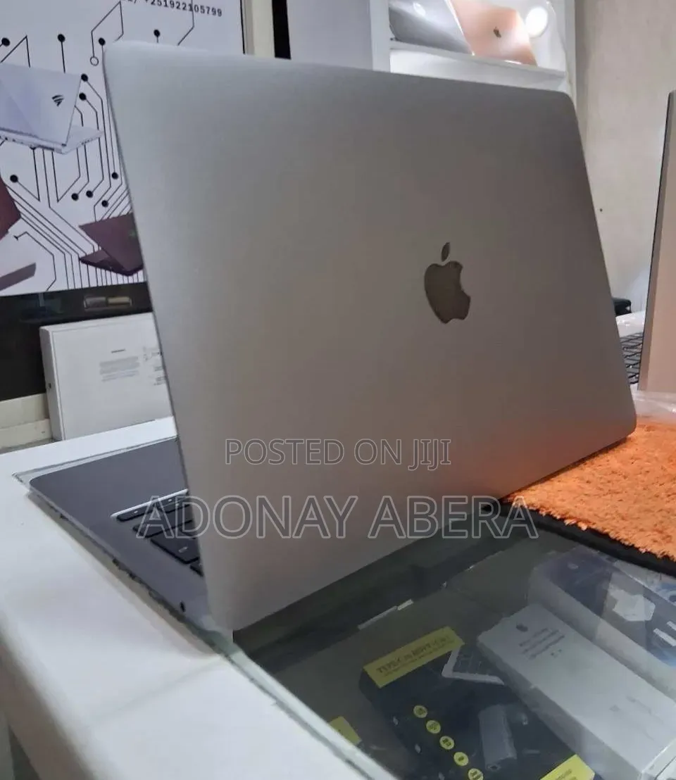 New Laptop Apple MacBook 16GB SSD 256GB