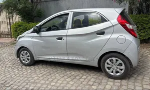 Hyundai Eon 2015 Silver