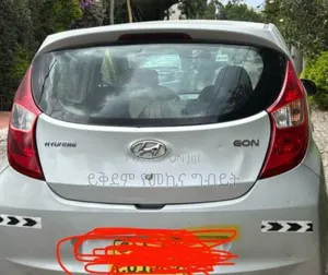 Hyundai Eon 2015 Silver