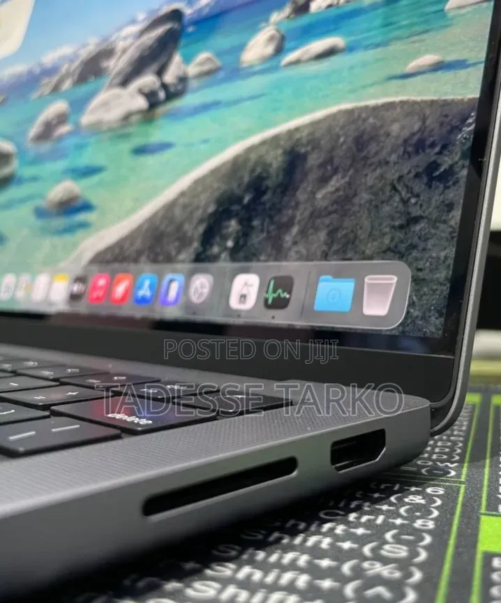 New Laptop Apple MacBook Pro 2023 M3 14-inch 8GB Apple M3 Pro SSD 512GB