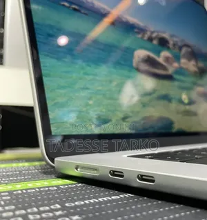 New Laptop Apple MacBook Air 2025 M4 15-inch 24GB Apple M4 SSD 512GB