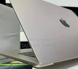 New Laptop Apple MacBook Air 2025 M4 15-inch 16GB Apple M4 SSD 256GB
