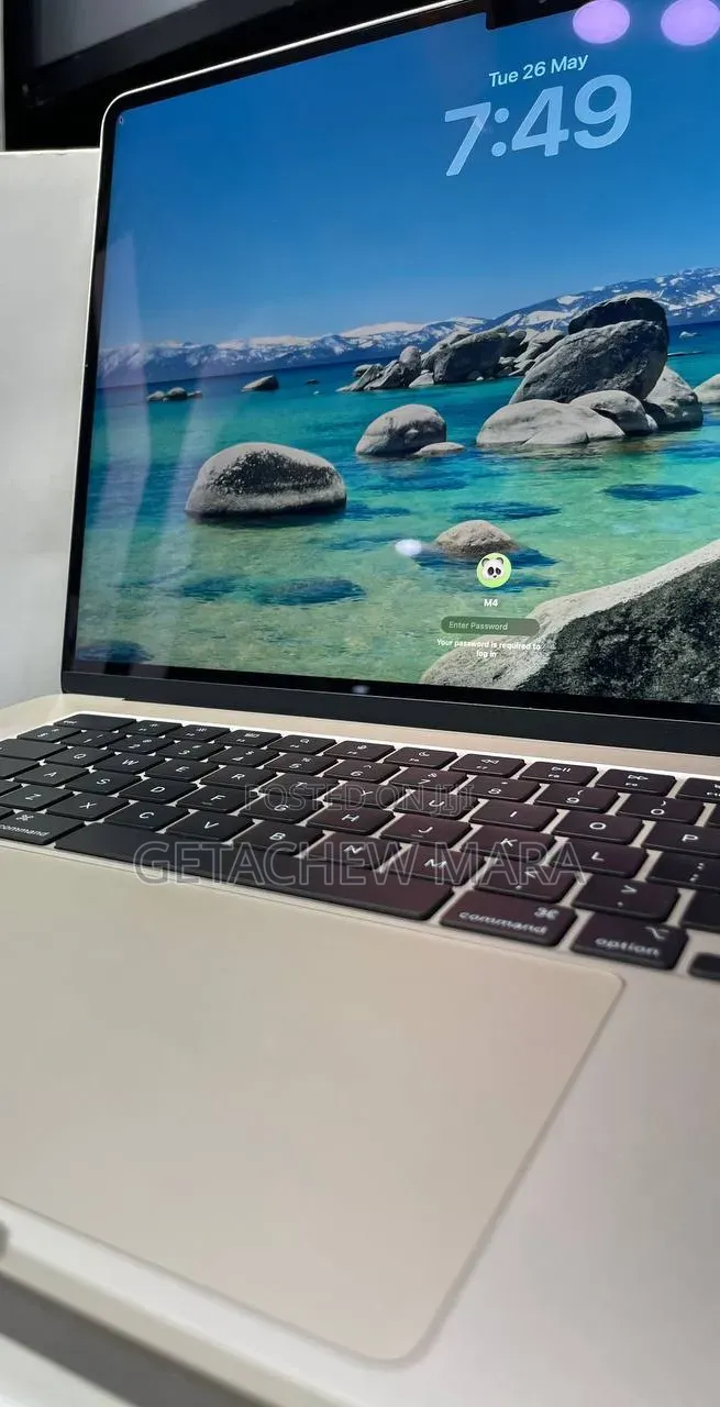 New Laptop Apple MacBook Air 2025 M4 13-inch 16GB Intel SSD 256GB