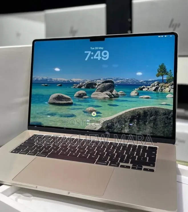 New Laptop Apple MacBook Air 2025 M4 13-inch 16GB Intel SSD 256GB