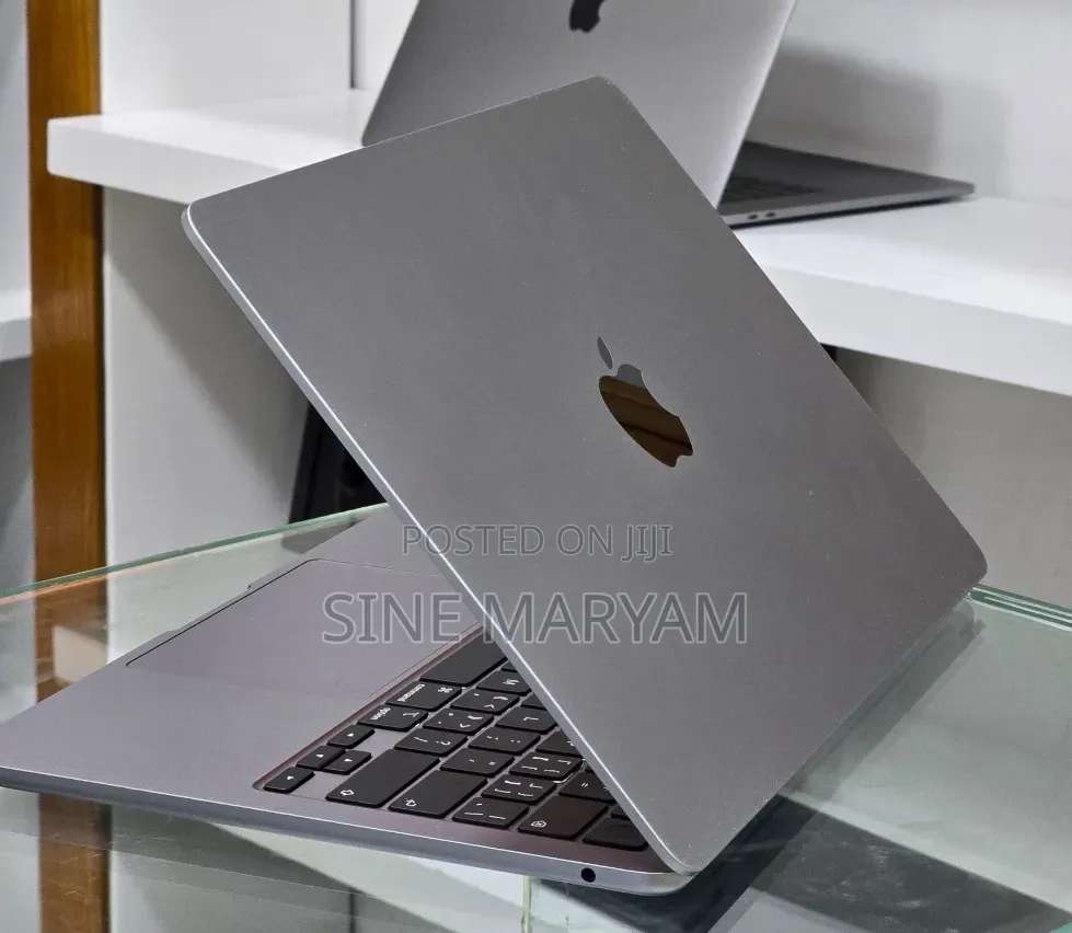 New Laptop Apple MacBook Air 2022 M2 8GB Apple M2 SSD 256GB