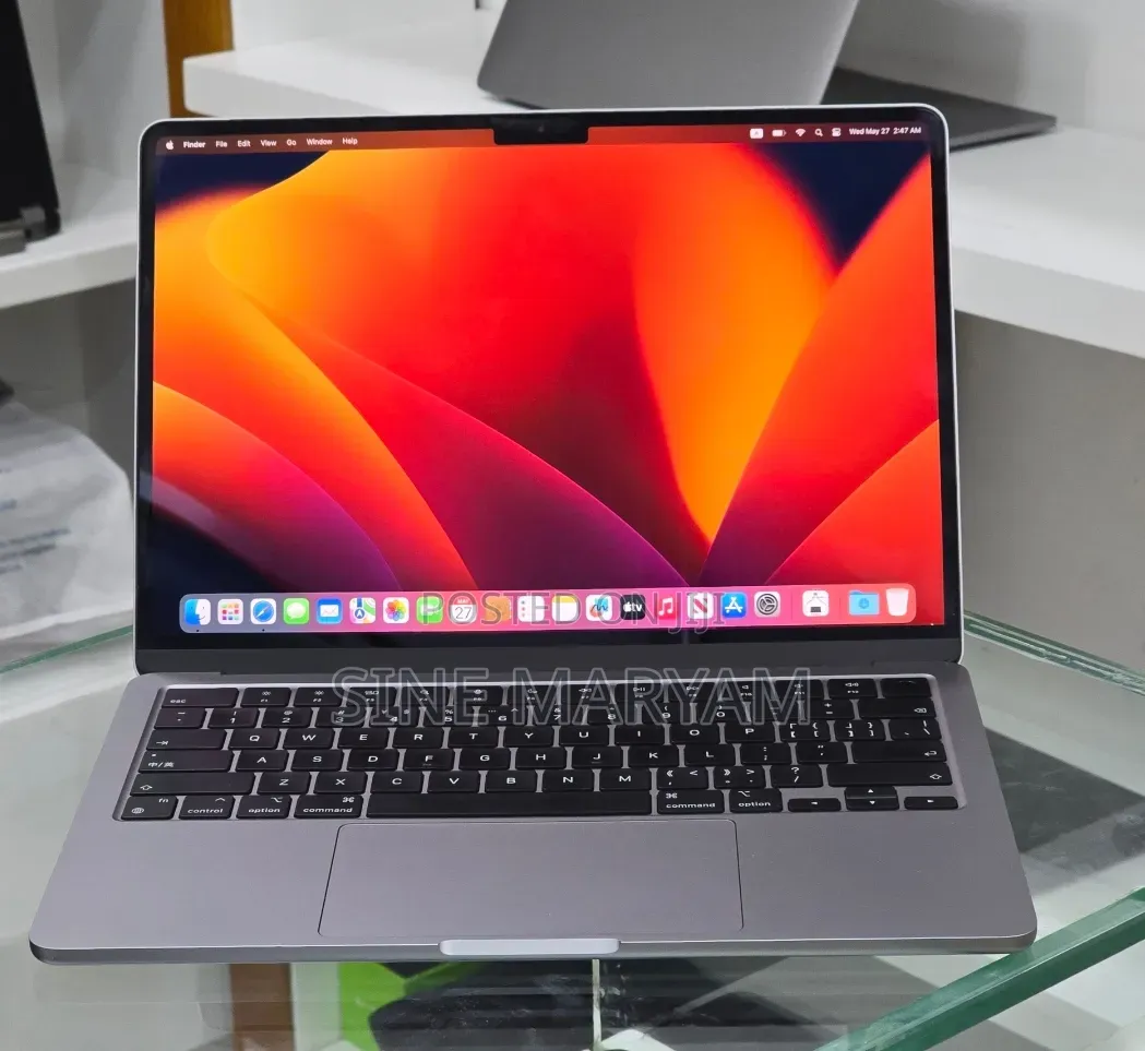 New Laptop Apple MacBook Air 2022 M2 8GB Apple M2 SSD 256GB