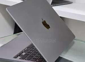 New Laptop Apple MacBook Air 2022 M2 8GB Apple M2 SSD 256GB