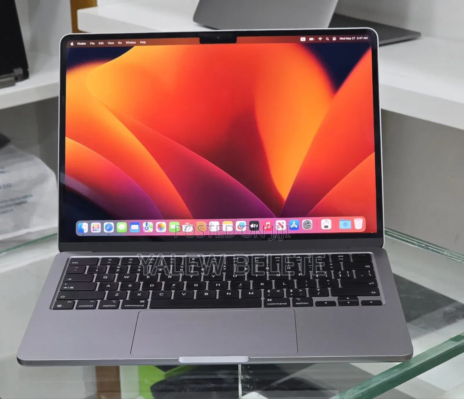 New Laptop Apple MacBook Air 2022 M2 8GB Apple M2 SSD 256GB