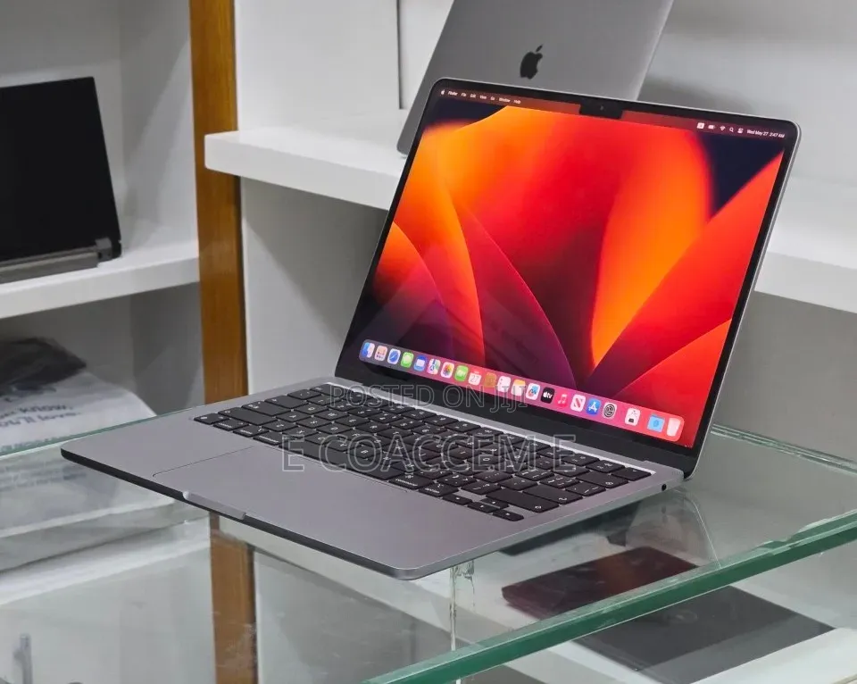 New Laptop Apple MacBook 8GB SSD 256GB