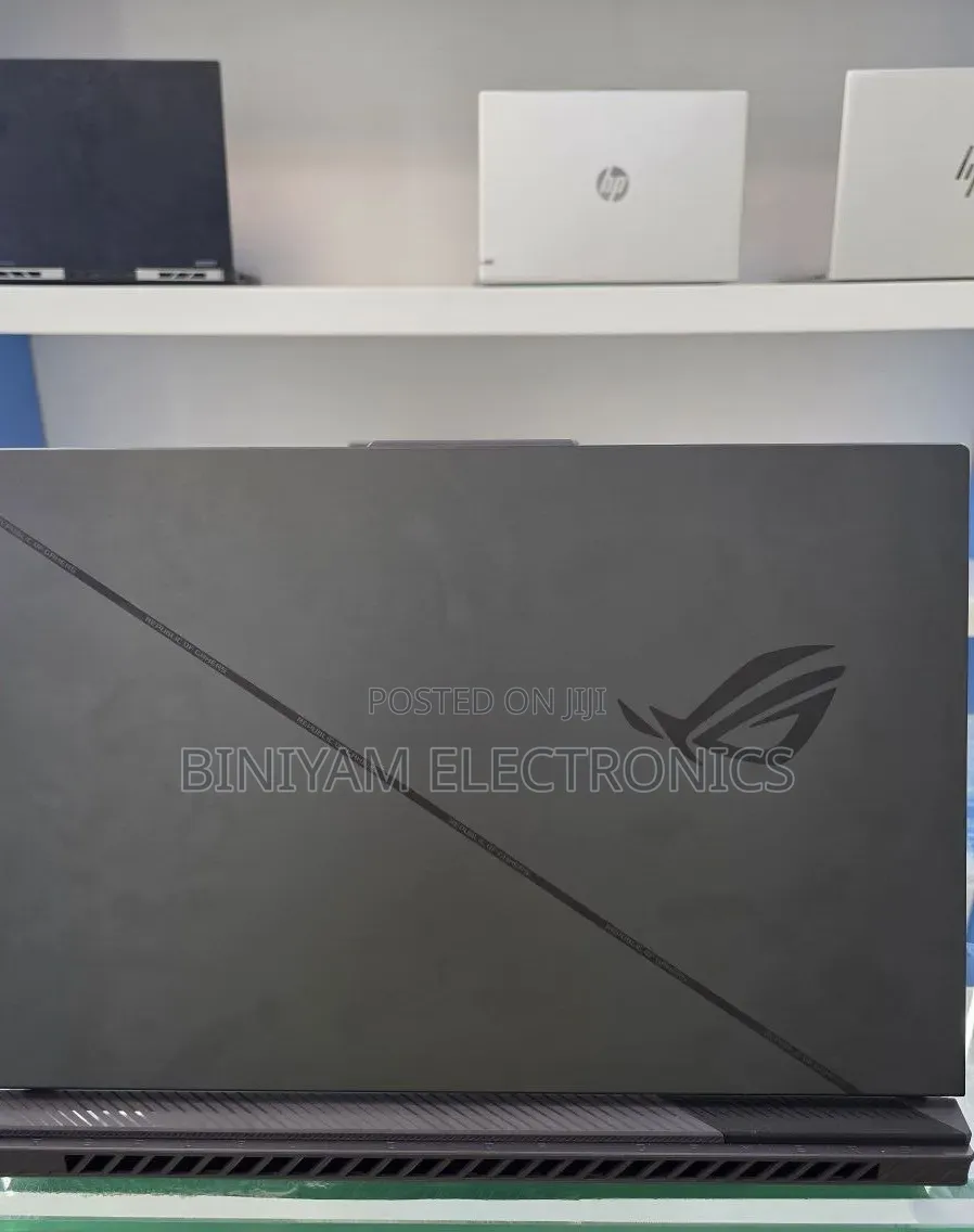 New Laptop Asus ROG Strix G17 16GB Intel Core i9 SSD 1T