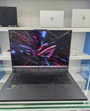 New Laptop Asus ROG Strix G17 16GB Intel Core i9 SSD 1T