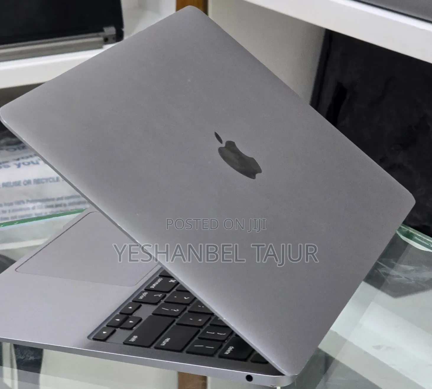 New Laptop Apple MacBook Air 2020 M1 8GB Apple M1 SSD 256GB