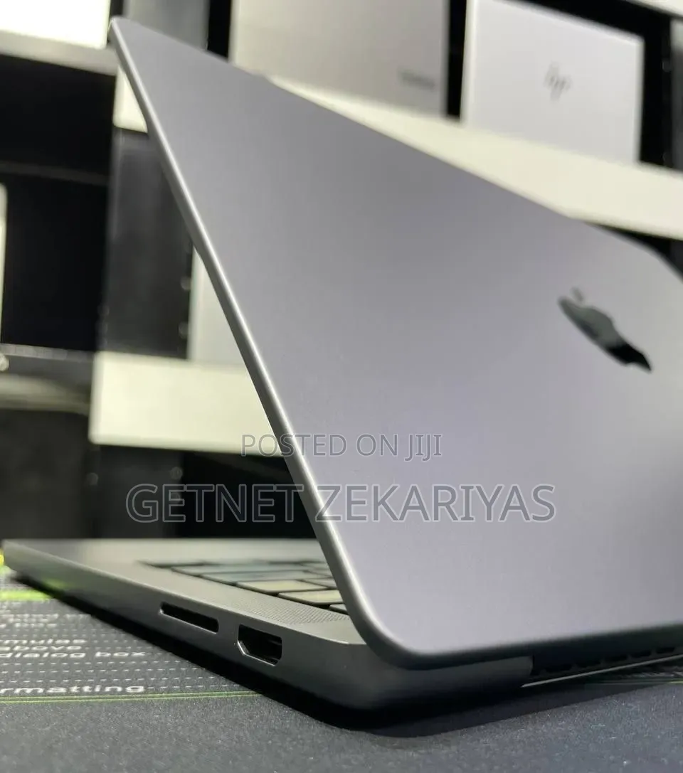 New Laptop Apple MacBook Pro 2023 M3 Pro 14-inch 8GB Apple M3 SSD 512GB
