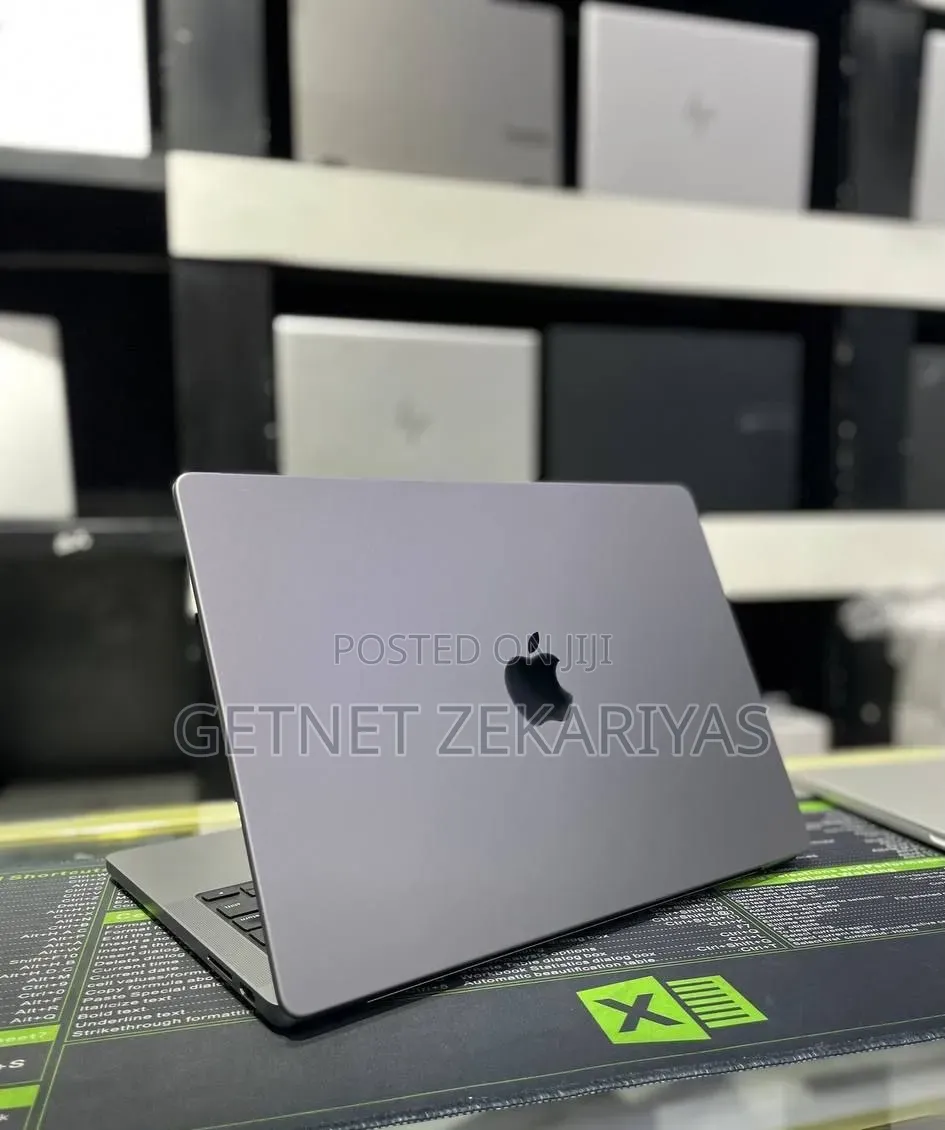 New Laptop Apple MacBook Pro 2023 M3 Pro 14-inch 8GB Apple M3 SSD 512GB