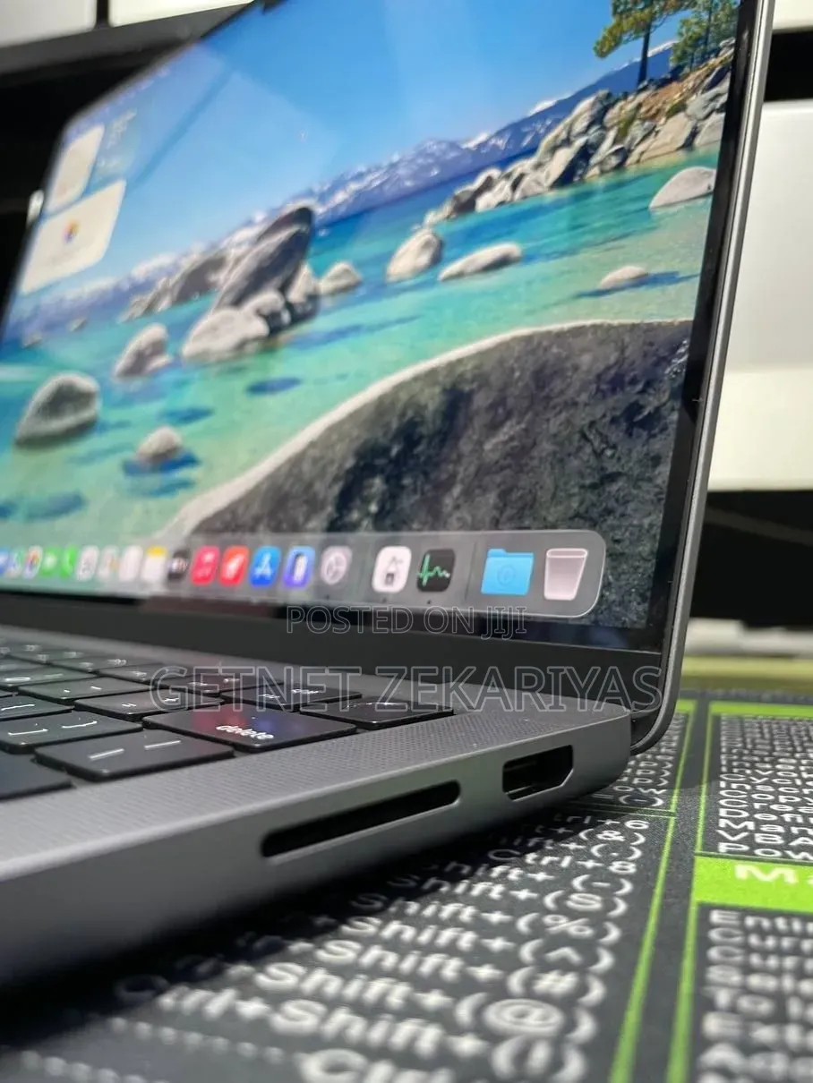New Laptop Apple MacBook Pro 2023 M3 Pro 14-inch 8GB Apple M3 SSD 512GB